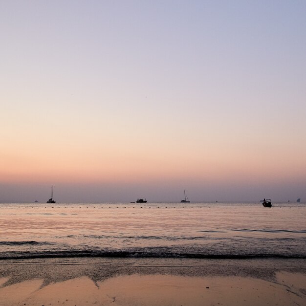 Sonnenuntergang am Strand von Ao Nang Krabi