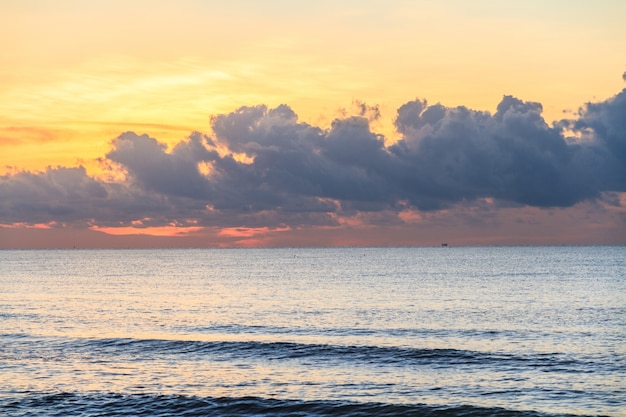 Sonnenuntergang am Strand