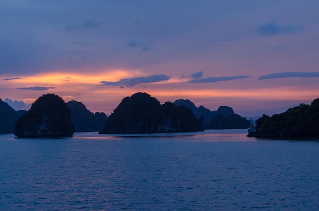 Sonnenuntergang am vietnamesischen Meer