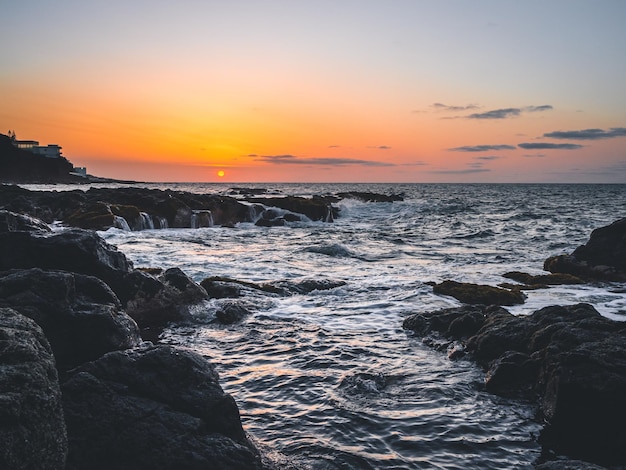 Sonnenuntergang an der Küste von Teneriffa