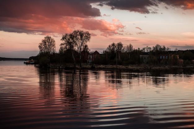 Sonnenuntergang an der Wolga in Myschkin