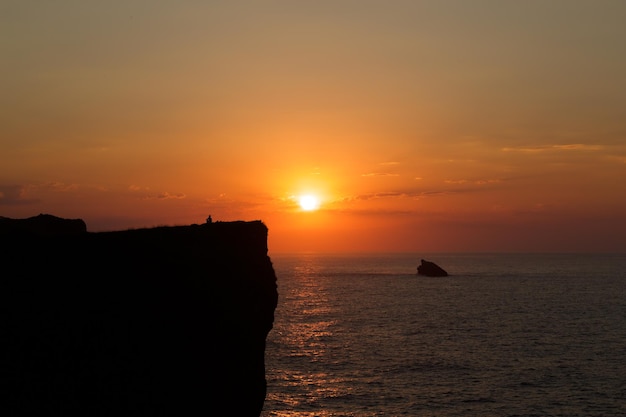 Sonnenuntergang auf den Klippen