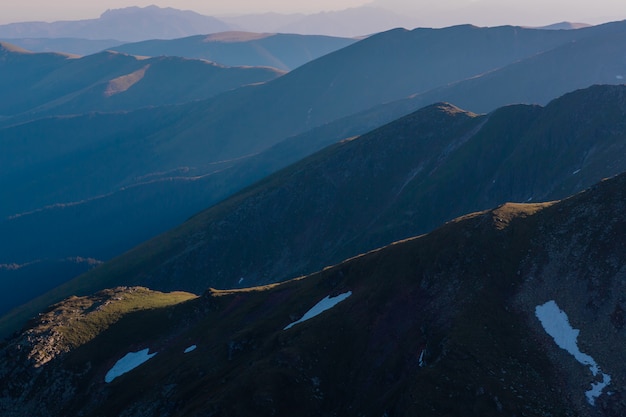 Sonnenuntergang, Berglandschaft in den Karpaten, Fagaras, Rumänien, im Freien