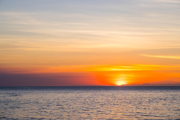 Sonnenuntergang bis zum Meer