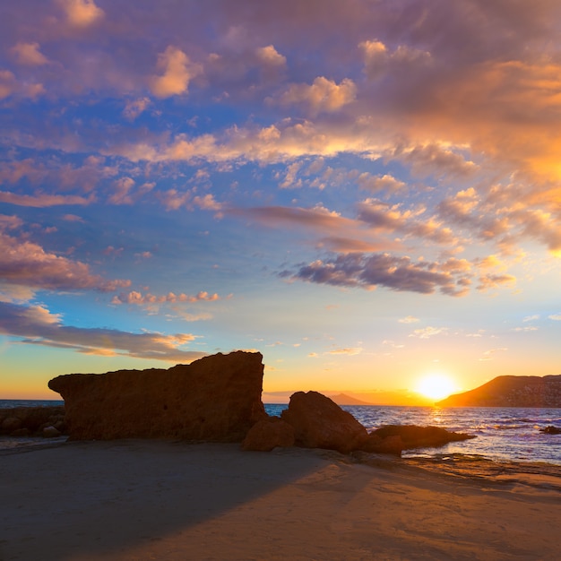 Sonnenuntergang Calpe Alicante am Strand Cantal Roig in Spanien