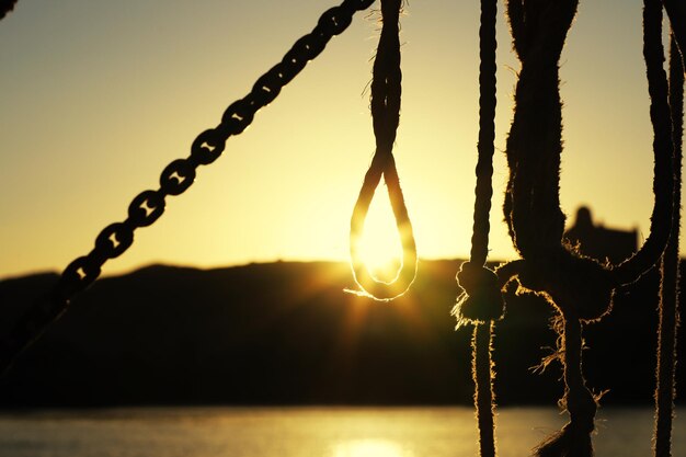 Foto sonnenuntergang durch seilschleife