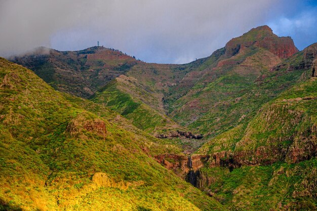 Sonnenuntergang in den nordwestlichen Bergen von Teneriffa in der Nähe des Dorfes Masca Kanarische Inseln