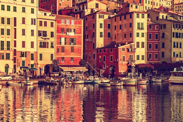 Sonnenuntergang in der Stadt Camogli Italien