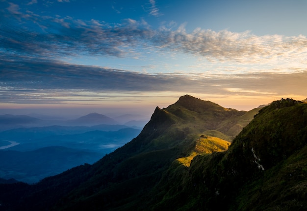 Sonnenuntergang in PhaTung-Berg, Chiang Rai, Thailand