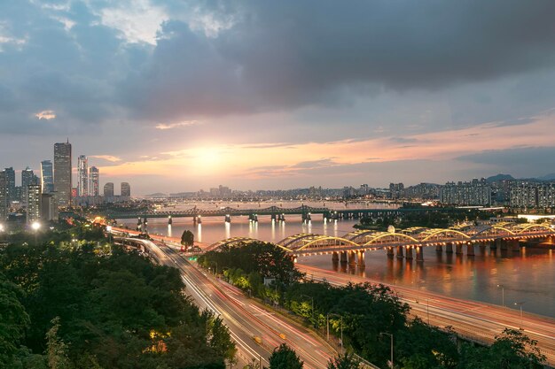 Sonnenuntergang in Seoul, Südkorea