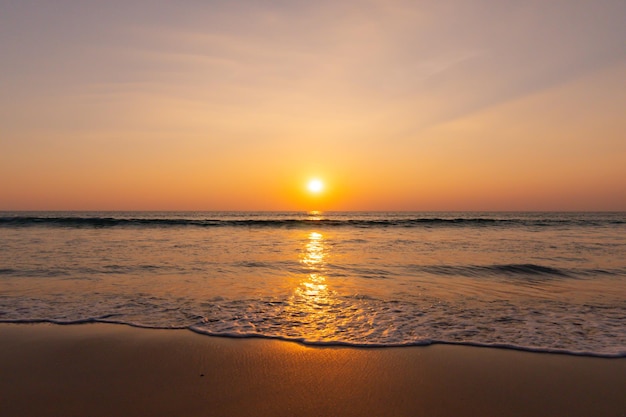 Sonnenuntergang Strand Meer Wasser Welle orange Himmelshintergrund