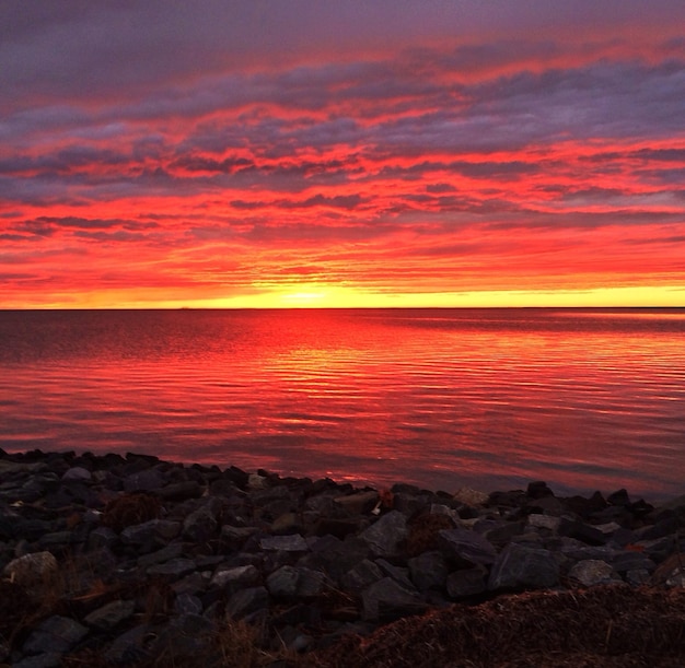 Sonnenuntergang über dem Meer