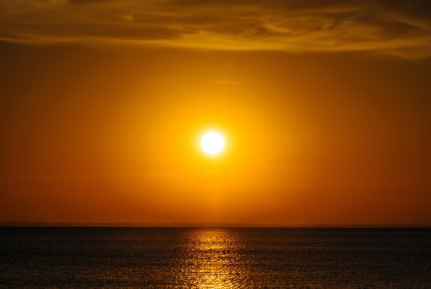 Sonnenuntergang über dem Meer