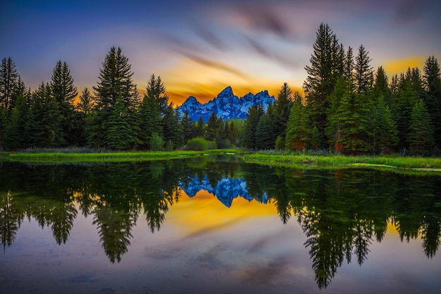 Sonnenuntergang über der Schwabacher Landung im Grand-Teton-Nationalpark, Wyoming