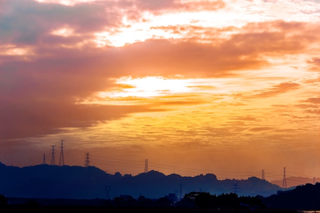 Foto sonnenuntergang über der weichsel, wloclawek, polen