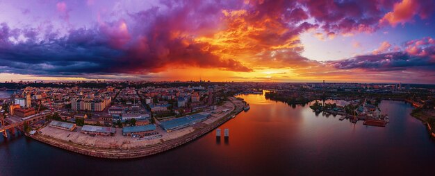 Sonnenuntergang über Dnipro