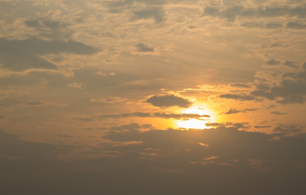 Sonnenuntergang Wolken im Himmel