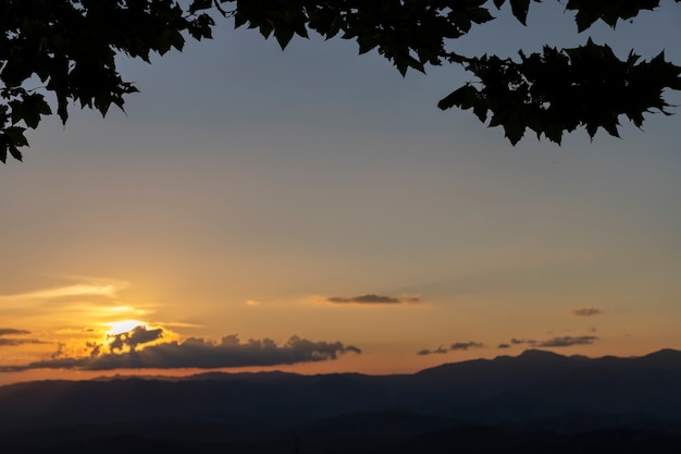 Sonnenuntergangslandschaft in den Mantiqueira-Bergen