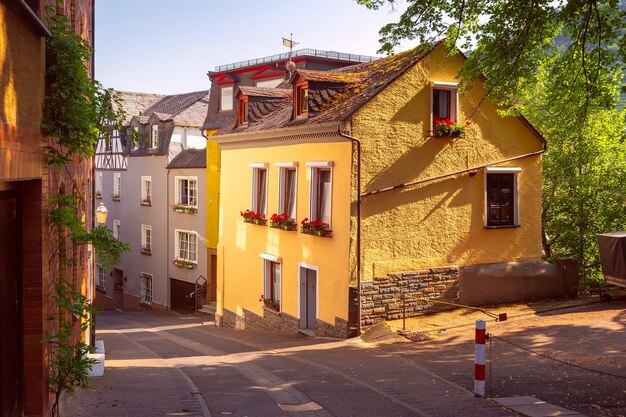 Sonniges Cochem wunderschöne Stadt am romantischen Mosel-Fluss Deutschland