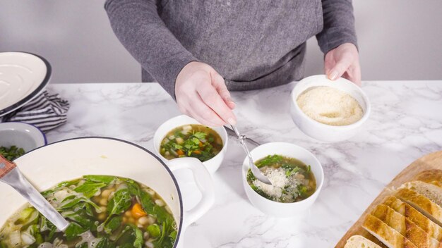 Sopa de alubia blanca