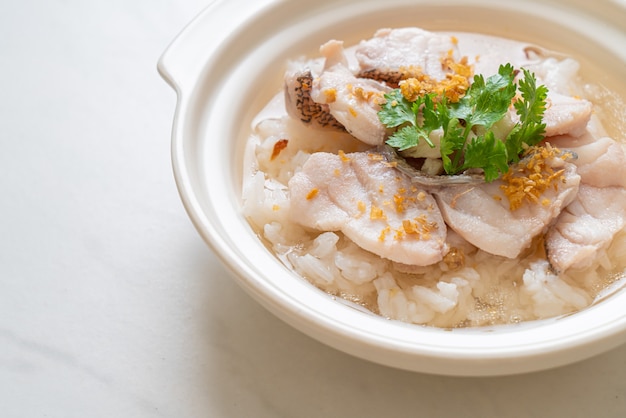 sopa de arroz hervido con pescado