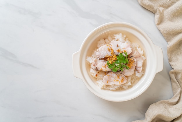 sopa de avena o arroz hervido con pecera