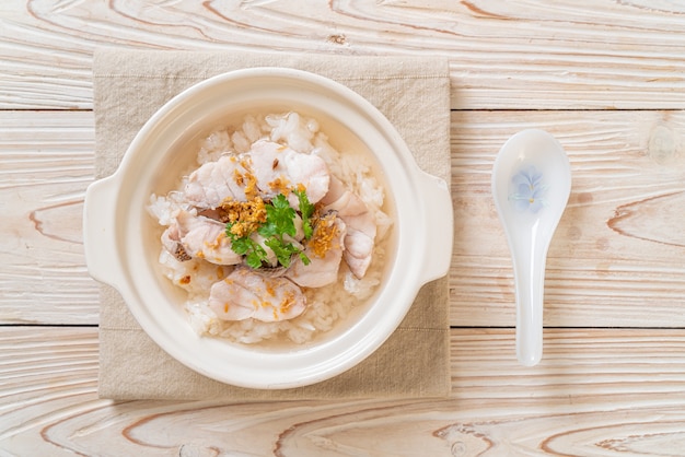 sopa de avena o arroz hervido con pecera