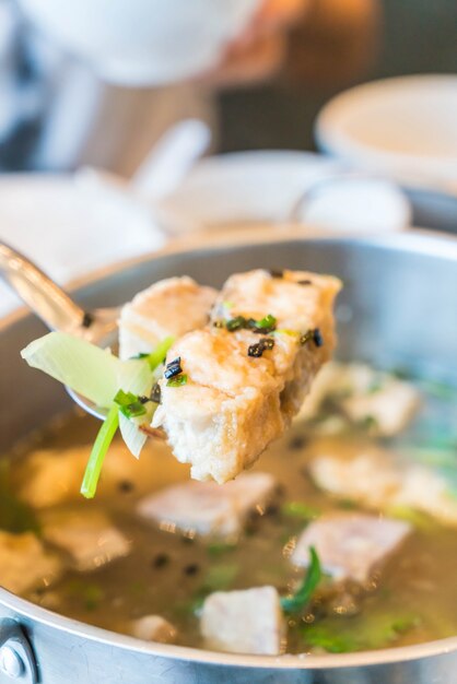 Sopa De Cabeza De Pescado Con Taro