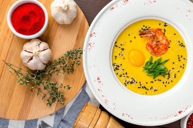 Sopa de calabaza con camarones