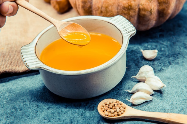 sopa de calabaza para Halloween y fiesta de Acción de Gracias