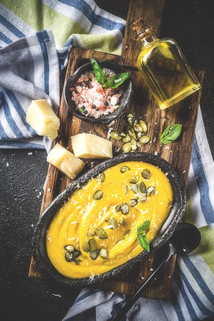 Sopa de calabaza y parmesano