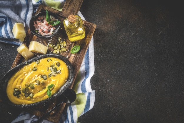 Sopa de calabaza y parmesano