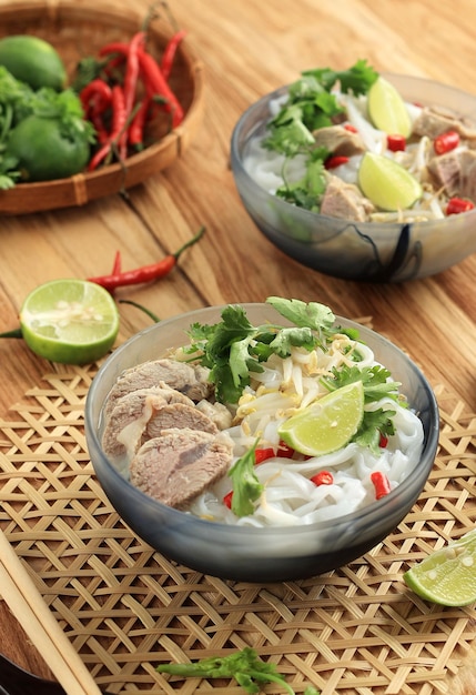 Sopa de carne Pho de res de Vietnam