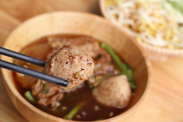 Sopa De Cerdo Guisada Con Albóndigas