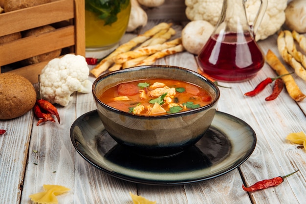 Sopa clássica de inhame tom com champignon de arroz de camarão