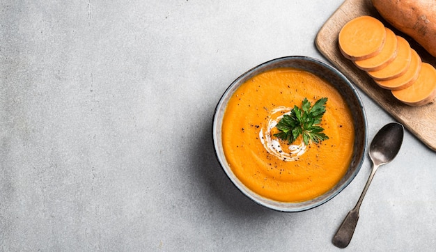 Sopa de crema de camote