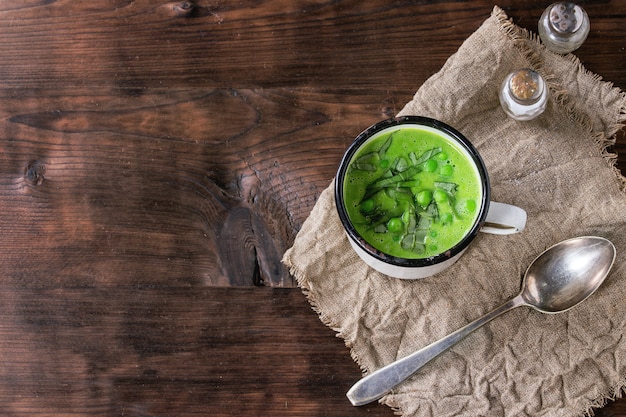 Sopa de crema de guisantes