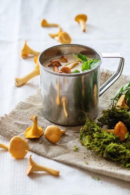 Sopa de crema de rebozuelos