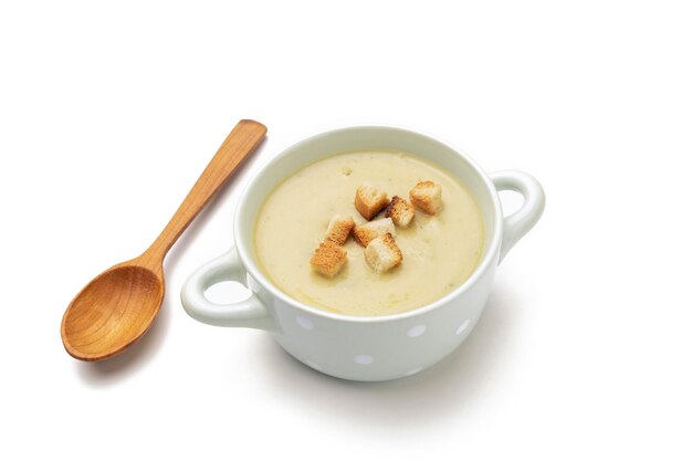 Sopa creme de legumes com croutons de pão