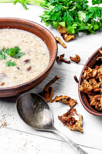 Sopa cremosa de champiñones