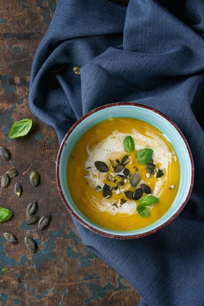 Sopa de abóbora e batata doce