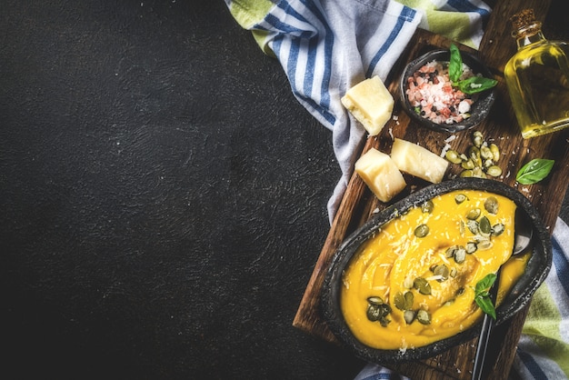 Sopa de abóbora parmesão