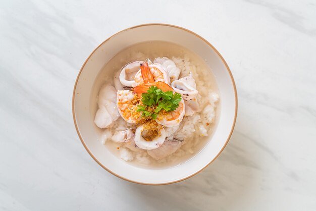 sopa de arroz cozido com frutos do mar