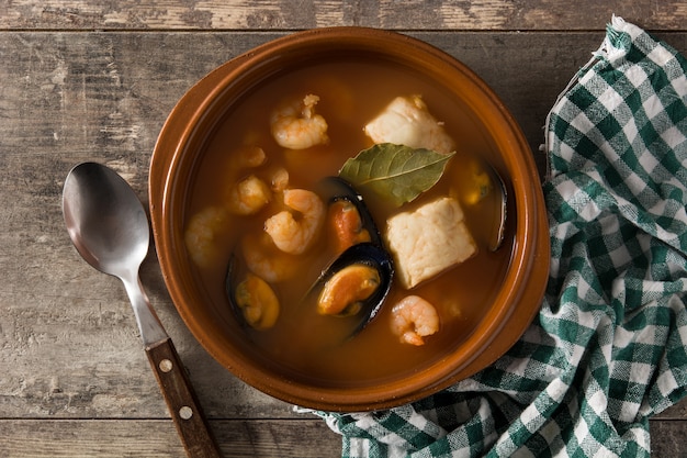 Sopa de bouillabaisse francês