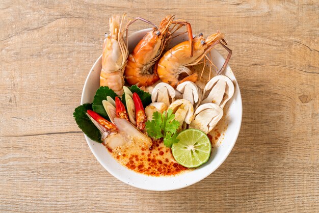 sopa de camarão picante (Tom Yum Goong)