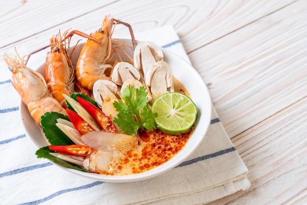 sopa de camarão picante (Tom Yum Goong)