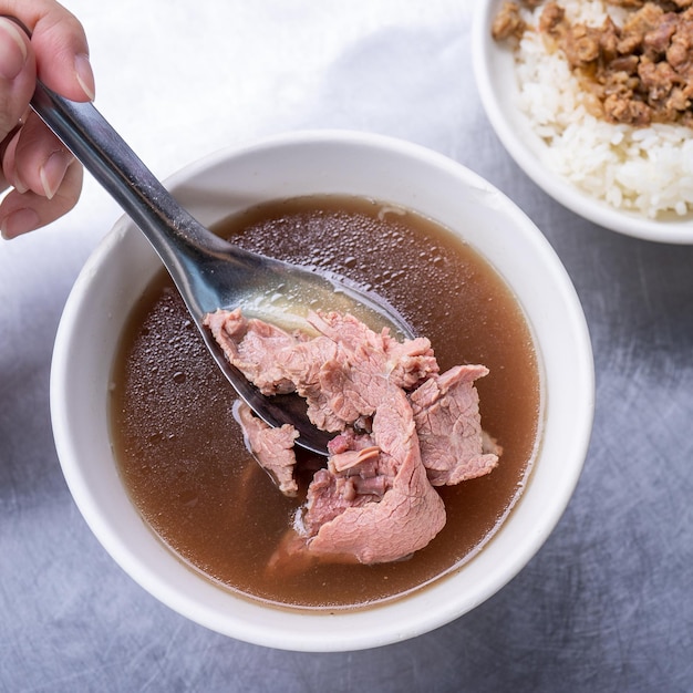 Sopa de carne comida famosa em Taiwan Ásia Cozinha asiática de rua taiwanesa fecha estilos de vida café da manhã tradicional em Tainan