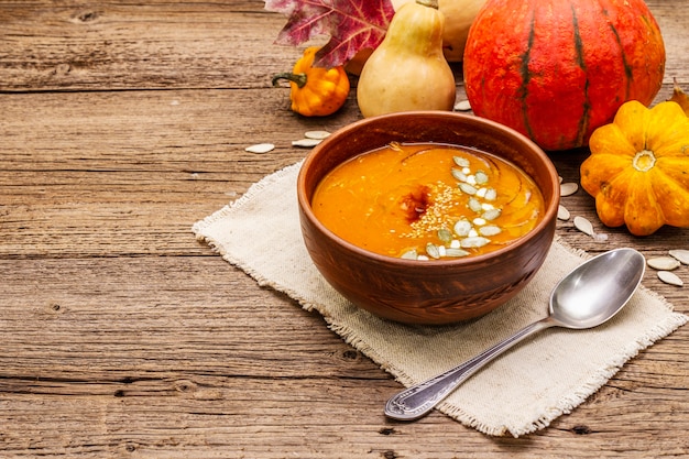 Sopa de creme de abóbora de outono