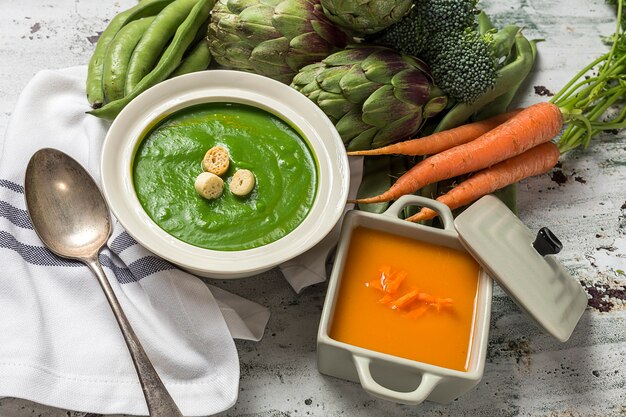 Foto sopa de creme vegetal verde