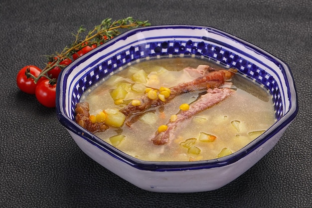 Sopa de ervilhas com costela